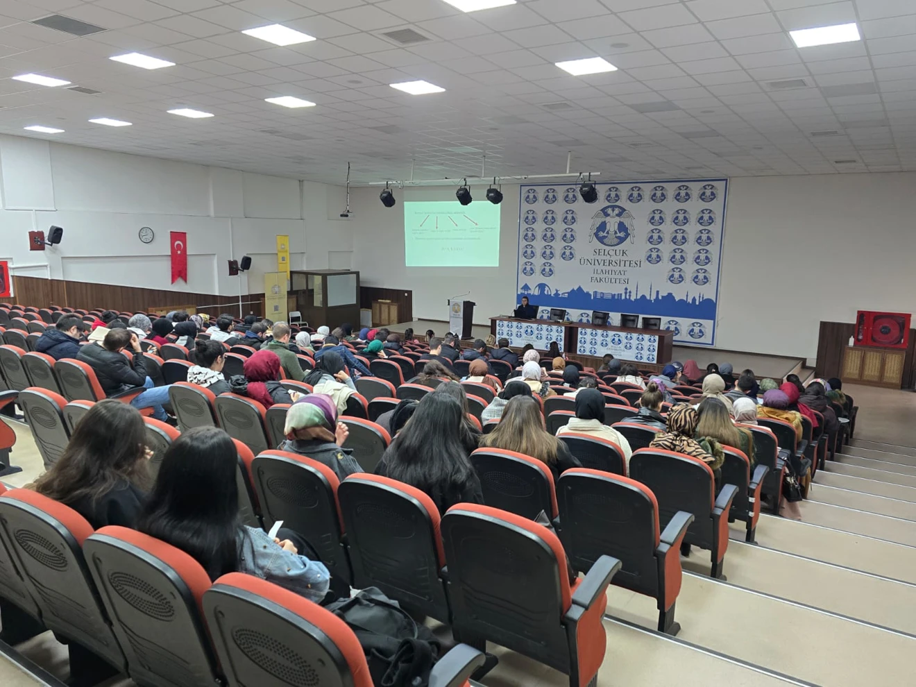 “Görme Engelli Öğrenciler ve Öğretim Uygulamaları” konulu konferans düzenlendi. 